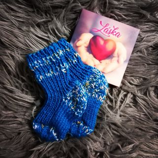 Jedny pidiponožky 🧦 pro pidinožky 👶👣 #pleturada #pletenimebavi #pletuslaskou #fusakle #pletenimebavi #pleteneponozky...